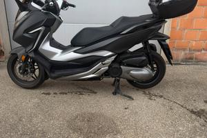 Honda forza 300