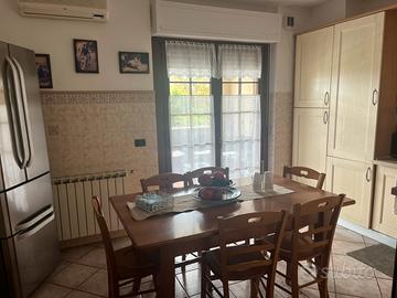 Villetta a schiera di testa a santa Teresa