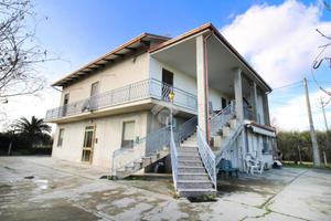 4 LOCALI A SANT'ELPIDIO A MARE