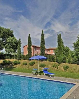 Casa indipendente di 250 m² con più di 5 locali e 