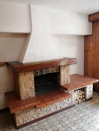 Caminetto Completo con rivestimento in marmo