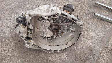 CAMBIO RENAULT MASTER 2.8 DTI CODICE PF1AA013 5 MA