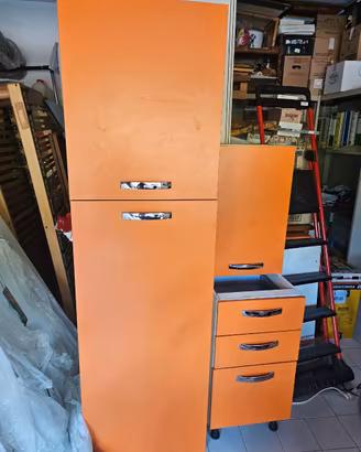 Frigorifero e mobili cucina