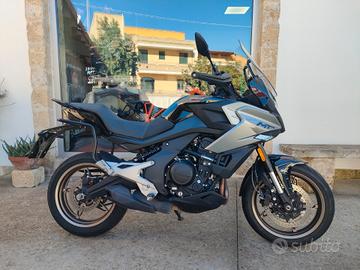 Cf Moto 700MT col. Nero MY 2024