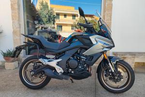 Cf Moto 700MT col. Nero MY 2024