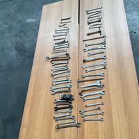 Lotto chiavi di varie dimensioni