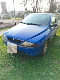 Lancia Y elefantino blu