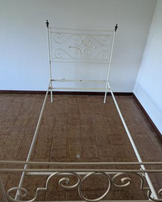 Letto antico ferro battuto
