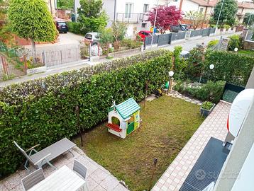 Recente villetta a schiera su tre piani