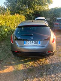 Vendi lancia Delta 1.6 jtd
