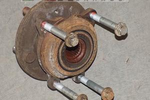 Mozzo fusello montante Land Rover Discovery 2 Td5