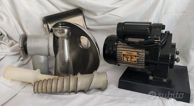 Passa pomodoro elettrica marca Reber modello M71
