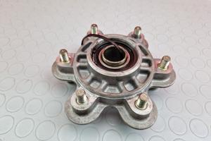 MOZZO POSTERIORE DUCATI MONSTER 900 1999 2002 IE 2