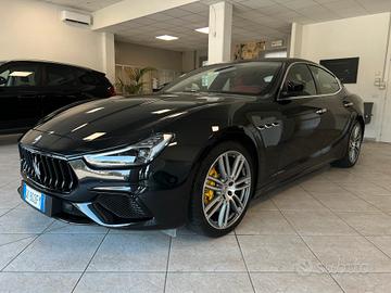 Maserati Ghibli V6 3.0 Modena 350CV