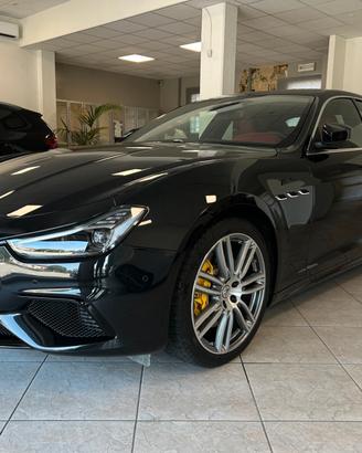 Maserati Ghibli V6 3.0 Modena 350CV