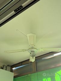 Ventilatore da soffitto vintage a 4 pale con luce 