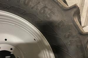 Vendita cerchi e gomme per trattore Nuove