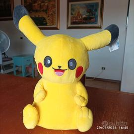 PELUCHE-PUPAZZO PIKACHU TOMY NUOVO 44cm
