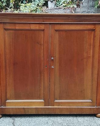 Credenza antica in noce