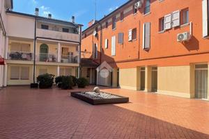 2 LOCALI A MASSA LOMBARDA