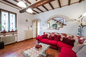 Casa indipendente di ampie metrature su più livell