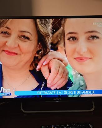 Televisore Smart TV Sony BRAVIA 32" + Telecomando