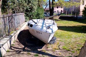 Barca a vela senza motore