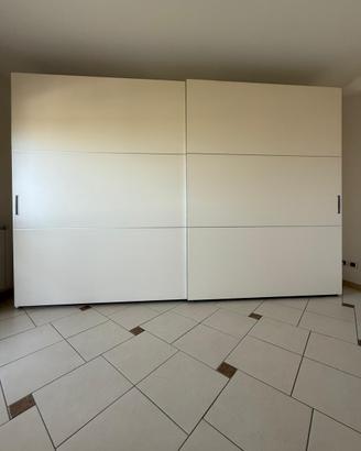 PRIVATO:- Vende Armadio Camera Letto.