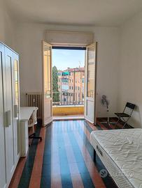 Ampia stanza singola in pieno centro