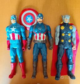 Captain America x2 e Thor. Con scudo, plastica.
