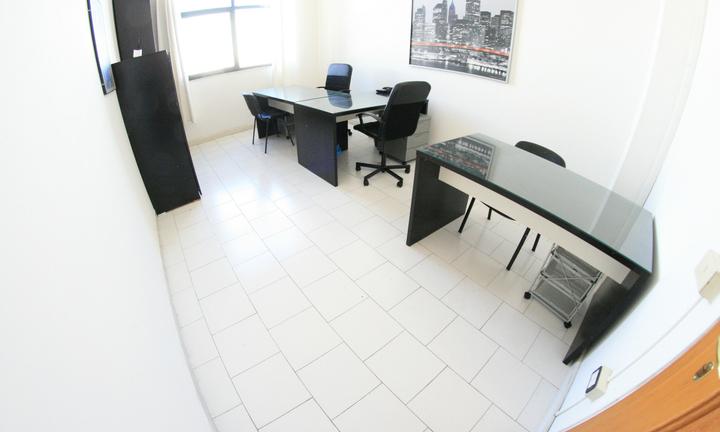 Ufficio pronto con parcheggi fibra banda garantita