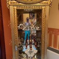 Vetrina oro Swarovski 300€  quadro oro angeli 100€