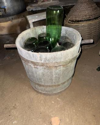 Secchio in legno vintage