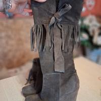 Stivali in vera pelle scamosciata