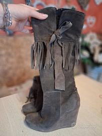 Stivali in vera pelle scamosciata