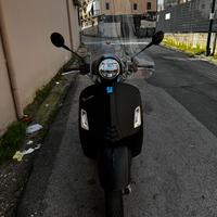Vespa gts super Notte