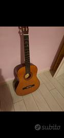 chitarra classica con custodia