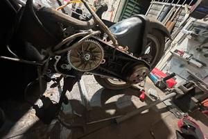 blocco motore e svariati pezzi piaggio