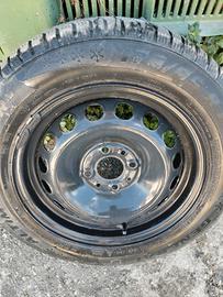 Quattro gomme termiche completi di cerchi  