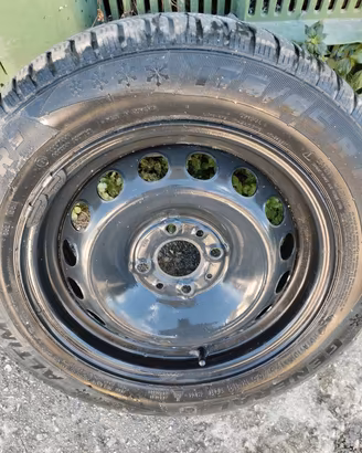 Quattro gomme termiche completi di cerchi  
