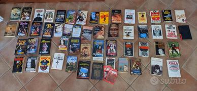 Blocco di oltre 60 libri