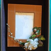 Cornice alcantara/pelle e scatola porta fotografie