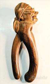 Antico schiaccianoci in legno della Foresta Nera