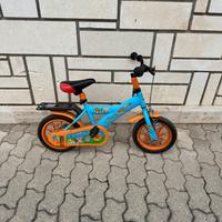 Bici piccola con pedali per bambini