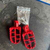 pedane poggiapiedi moto rosse