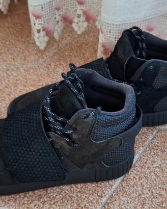 Adidas Tubular nere n. 41,5