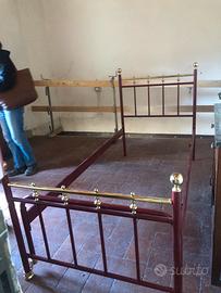 Coppia di letto in ferro e ottone