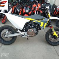 Husqvarna 701 Supermoto 2022 Depotenziata A2