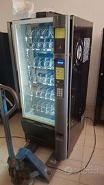 distributore automatico bibite e snack