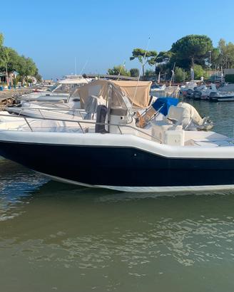 Natante 24 piedi- 7 metri con Suzuki 150cv